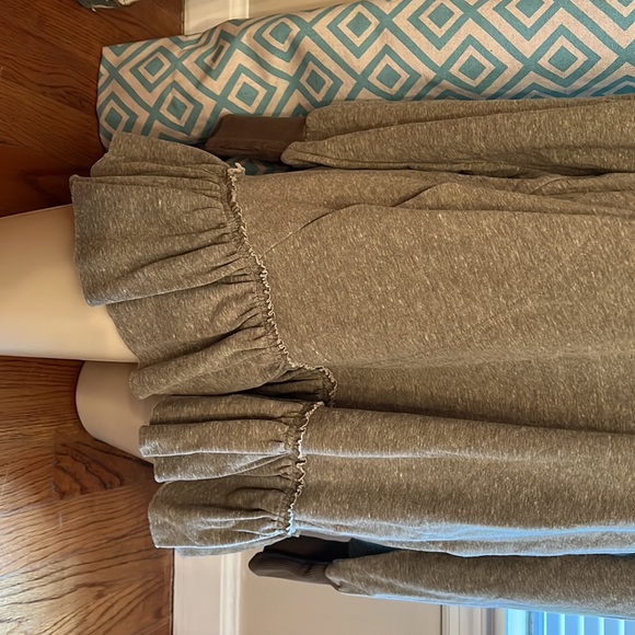 NWT trendy green ruffle hoodie SZ S - Picture 2 of 6